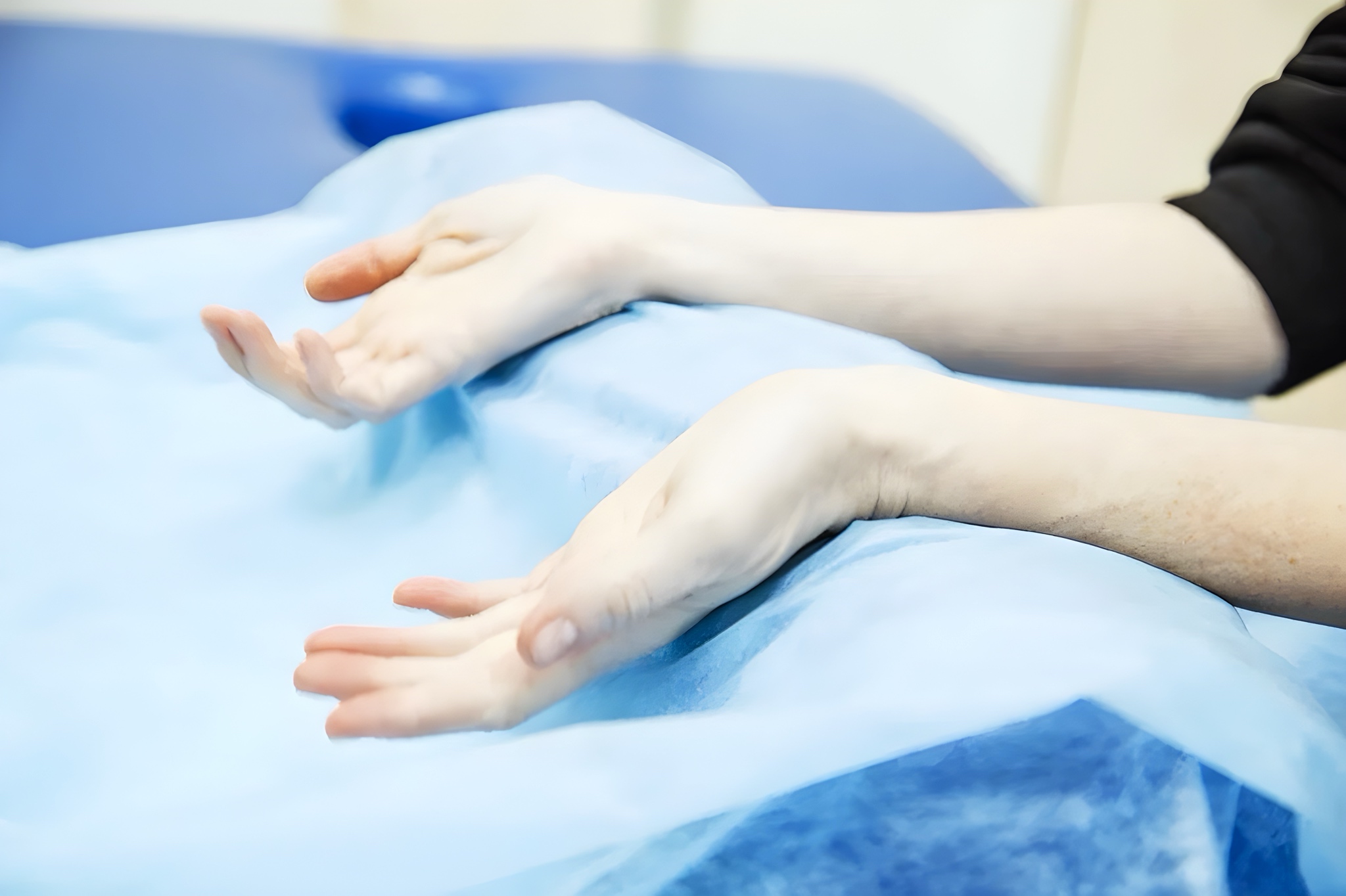 Почему немеют руки?